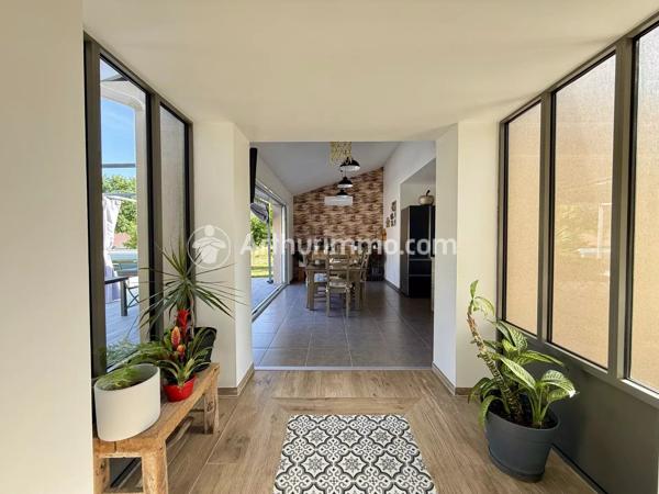 Vente                                                      Maison
                        
                     5 pièces                      136 m2                     à Saint-Astier