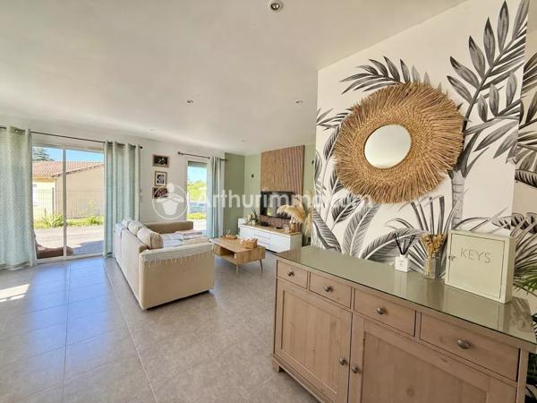 Vente                                                      Maison
                        
                     5 pièces                      136 m2                     à Saint-Astier
