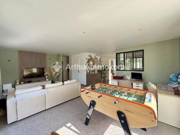 Vente                                                      Maison
                        
                     5 pièces                      136 m2                     à Saint-Astier