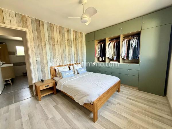 Vente                                                      Maison
                        
                     5 pièces                      136 m2                     à Saint-Astier