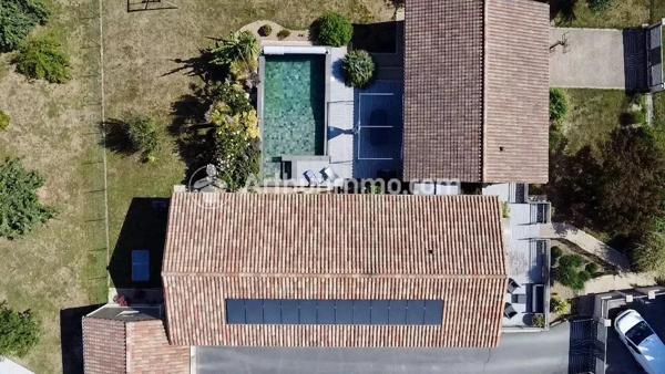 Vente                                                      Maison
                        
                     5 pièces                      136 m2                     à Saint-Astier