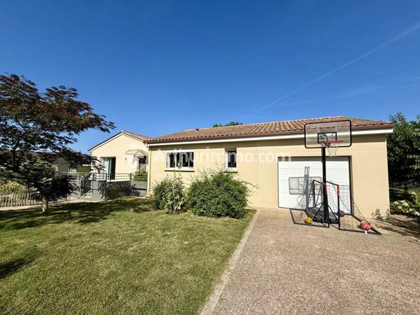 Vente                                                      Maison
                        
                     5 pièces                      136 m2                     à Saint-Astier