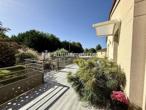 Vente                                                      Maison
                        
                     5 pièces                      136 m2                     à Saint-Astier