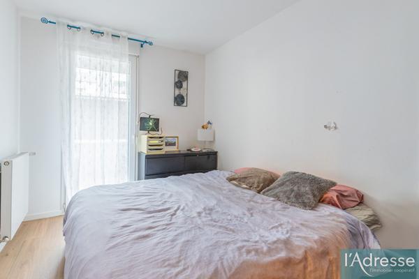 APPARTEMENT DE 2021 - 3 PIECES - RDC SUR COUR