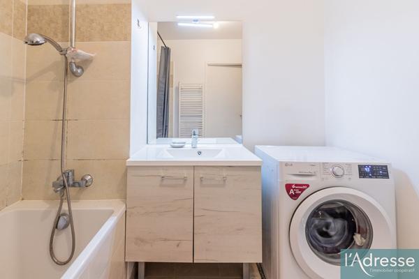 APPARTEMENT DE 2021 - 3 PIECES - RDC SUR COUR