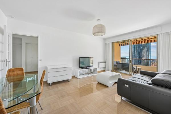 Appartement 4 pièces avec terrasse et vue mer aux portes de Monaco