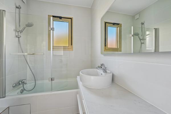 Appartement 4 pièces avec terrasse et vue mer aux portes de Monaco