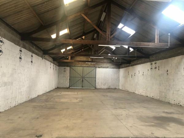 Local d’activite de 366m2 à LANDIVISIAU