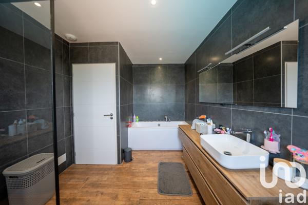 Maison à vendre 4 pièces 150 m² Vals-les-Bains