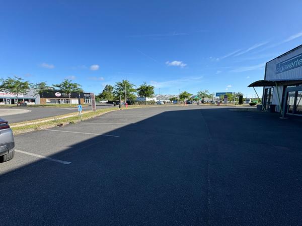 LOCAL COMMERCIAL : SAINT GERVAIS LA FORET