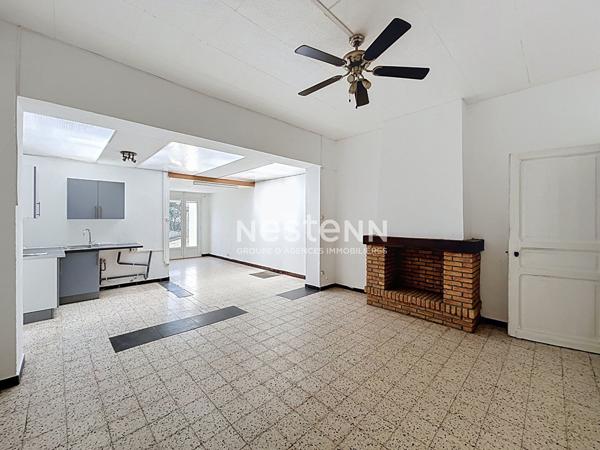 Maison des années 30 à rénover à ANICHE - 2 chambres + 1 possible au RDC - Combles aménageables - Cour + Garage - 95 000 EUROS