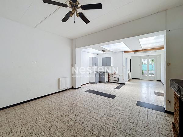 Maison des années 30 à rénover à ANICHE - 2 chambres + 1 possible au RDC - Combles aménageables - Cour + Garage - 95 000 EUROS