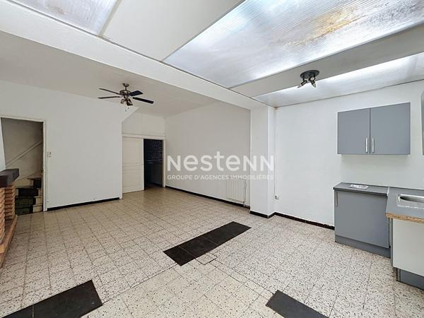 Maison des années 30 à rénover à ANICHE - 2 chambres + 1 possible au RDC - Combles aménageables - Cour + Garage - 95 000 EUROS
