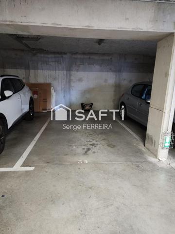 Appartement traversant avec terrasse et parking
