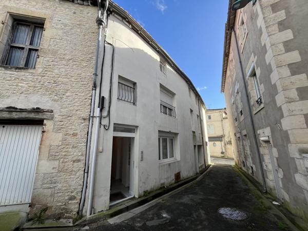 Immeuble à vendre |  Mauzé-sur-le-Mignon |  105 m²