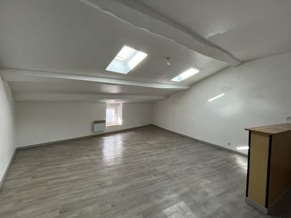 Immeuble à vendre |  Mauzé-sur-le-Mignon |  105 m²