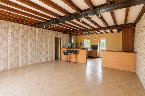 Maison Guérigny, plain pied, 3 chambres, grenier aménageable, terrain, à 15 minutes de NEVERS et proche autoroute