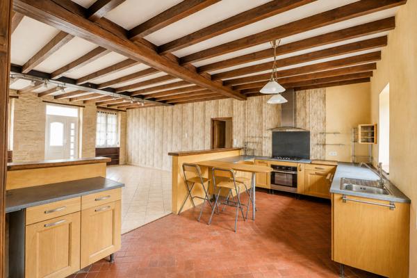 Maison Guérigny, plain pied, 3 chambres, grenier aménageable, terrain, à 15 minutes de NEVERS et proche autoroute