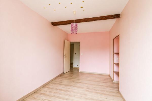 Maison Guérigny, plain pied, 3 chambres, grenier aménageable, terrain, à 15 minutes de NEVERS et proche autoroute