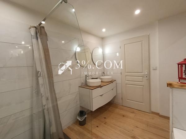 Maison de village 9 pièce(s) 5 chambre(s) 191 m²