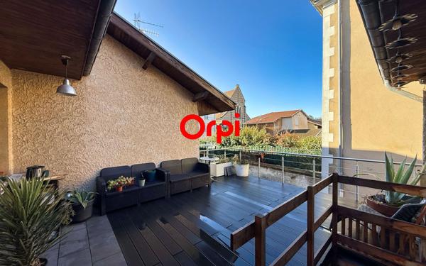 Appartement à vendre    4 pièces • 184,63 m2 Saint-Étienne-de-Saint-Geoirs
