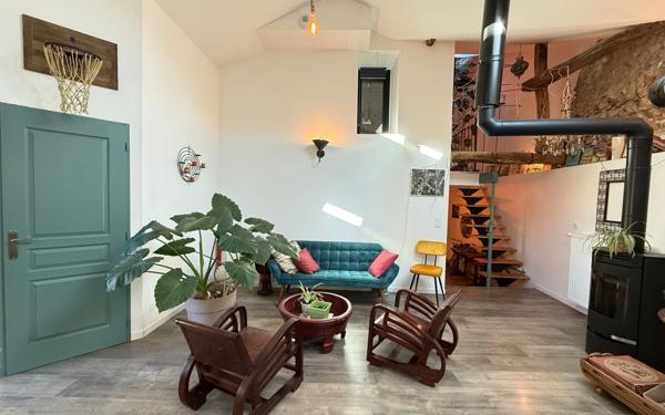 Appartement à vendre    4 pièces • 184,63 m2 Saint-Étienne-de-Saint-Geoirs