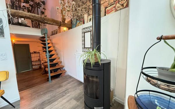 Appartement à vendre    4 pièces • 184,63 m2 Saint-Étienne-de-Saint-Geoirs