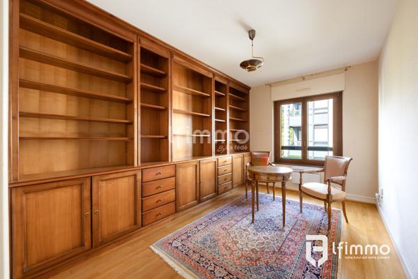 À vendre– Grand appartement lumineux face au parc de l’Orangerie,