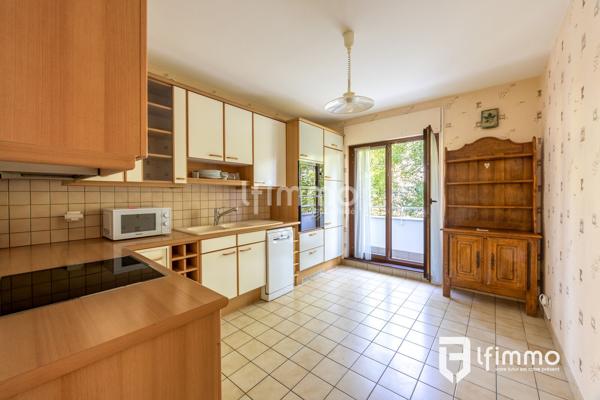 À vendre– Grand appartement lumineux face au parc de l’Orangerie,