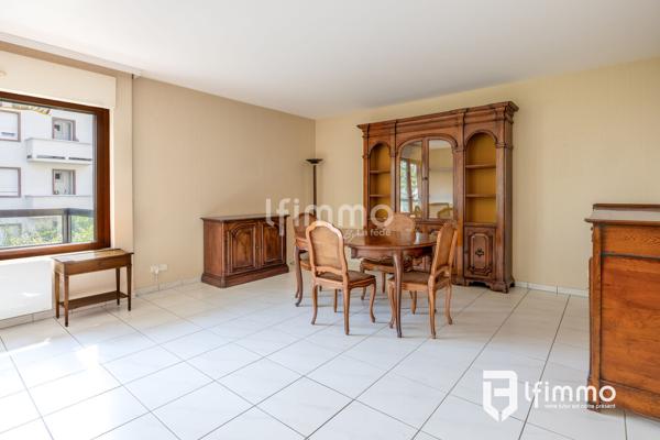 À vendre– Grand appartement lumineux face au parc de l’Orangerie,