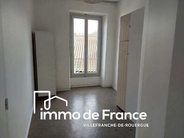 Appartement T3 de 107 m2 en deuxième étage sur le tour de ville