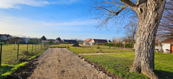 Terrain à vendre à OUROUX SUR SAONE - 1981 m²