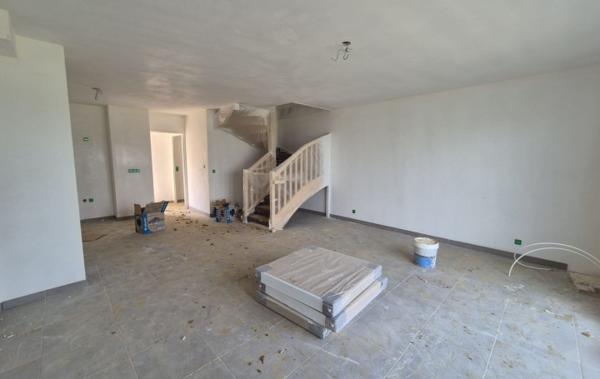 Vente Maison Maison 4P 82m2 -103m2 jardin Garage neuf Puiseux-en-france   