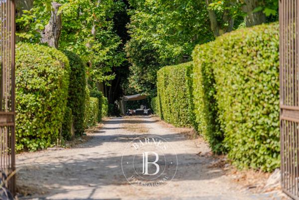 Aix-en-Provence, Appartement villa 4 Chambres -  183 m² à vendre