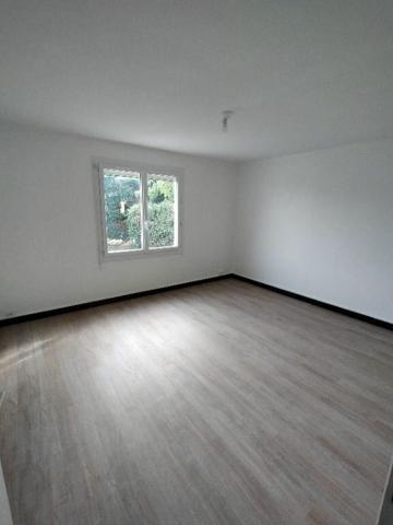 Maison à louer    4 pièces •  Aire-sur-l'Adour