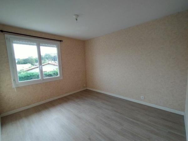 Maison à louer    4 pièces •  Aire-sur-l'Adour