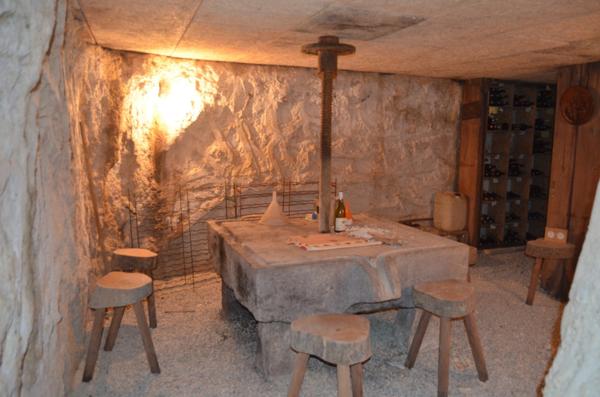 Ensemble immobilier composé de deux maisons et d'un hangar CUISIA (39)