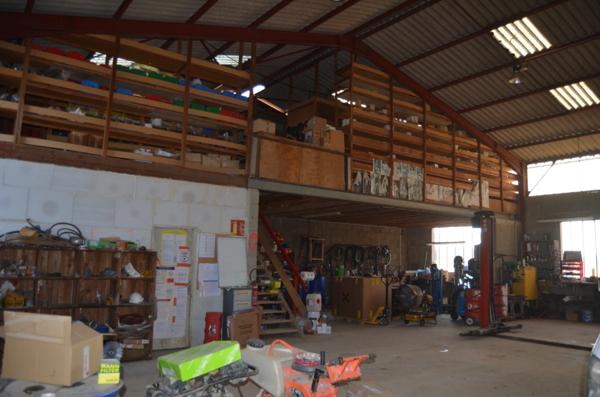 Ensemble immobilier composé de deux maisons et d'un hangar CUISIA (39)