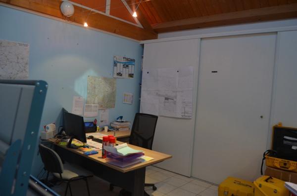 Ensemble immobilier composé de deux maisons et d'un hangar CUISIA (39)