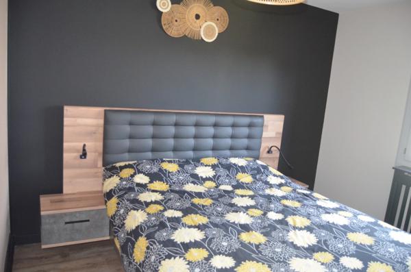 Ensemble immobilier composé de deux maisons et d'un hangar CUISIA (39)