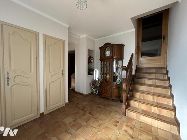 Montélimar, maison de 256m2 hab , parcelle 4268m2.