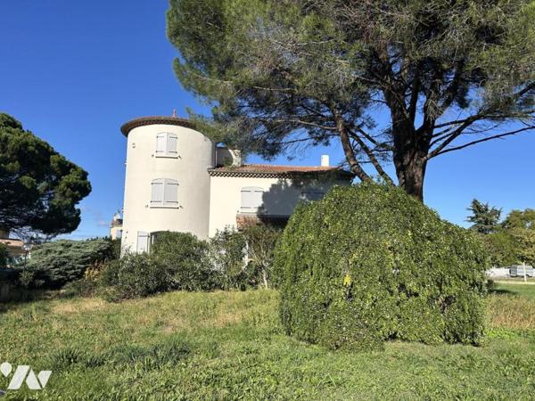 Montélimar, maison de 256m2 hab , parcelle 4268m2.