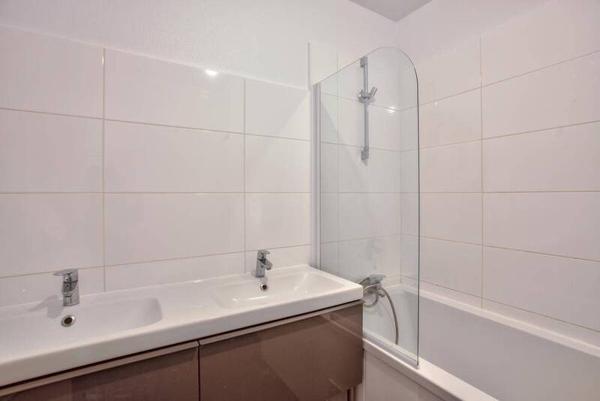 Appartement 4 pièces                                        - 38000 Grenoble Réf : 5351