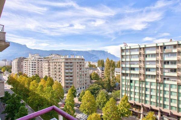 Appartement 4 pièces                                        - 38000 Grenoble Réf : 5351