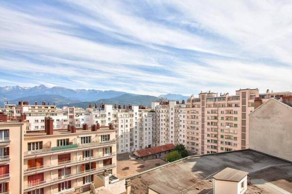 Appartement 4 pièces                                        - 38000 Grenoble Réf : 5351