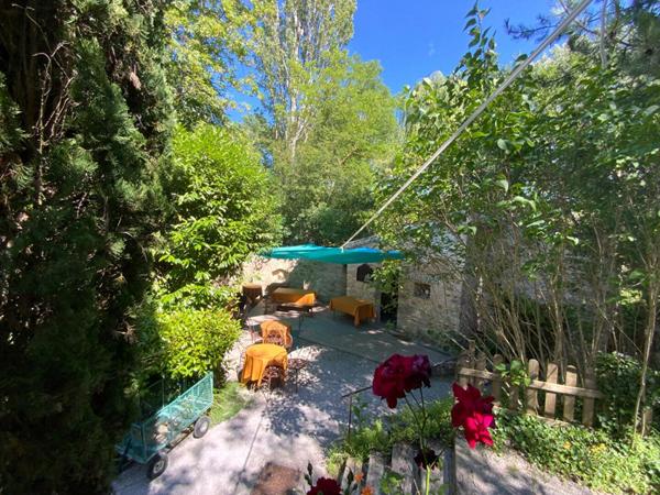 en Provence, Propriété d'Exception composée de diverses maisons en pierre pour plus de 1000 m² de bâti sur 6.3 HA