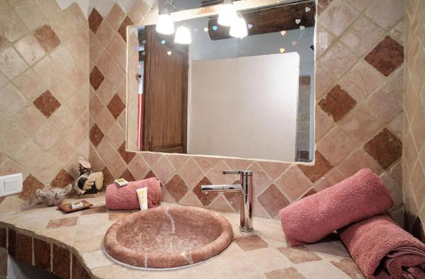 en Provence, Propriété d'Exception composée de diverses maisons en pierre pour plus de 1000 m² de bâti sur 6.3 HA