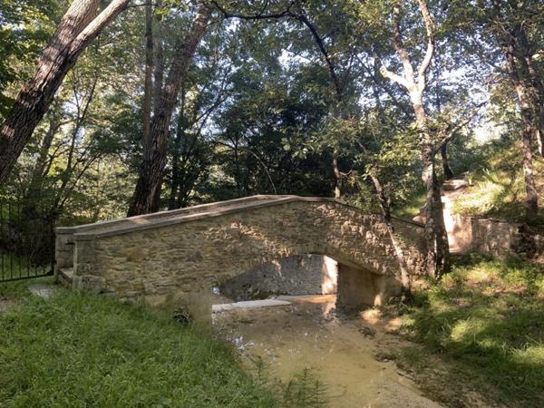 en Provence, Propriété d'Exception composée de diverses maisons en pierre pour plus de 1000 m² de bâti sur 6.3 HA