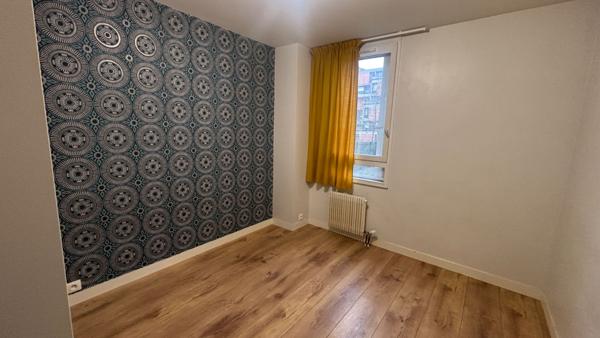 À louer ? 4 pièces vide avec grande terrasse et box ? Évry