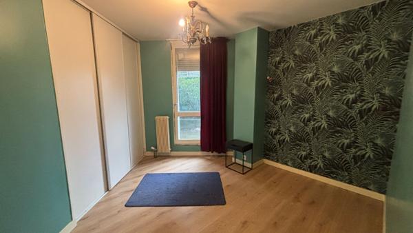 À louer ? 4 pièces vide avec grande terrasse et box ? Évry